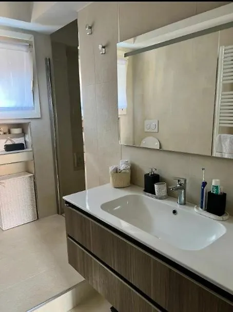 Cozy One Bedroom Apartment In Milano, Brera 0*,